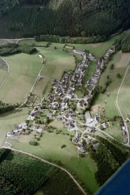 Aerial photo of Milchenbach taken on 13 Sept 2003.   North is to the right in this photo.